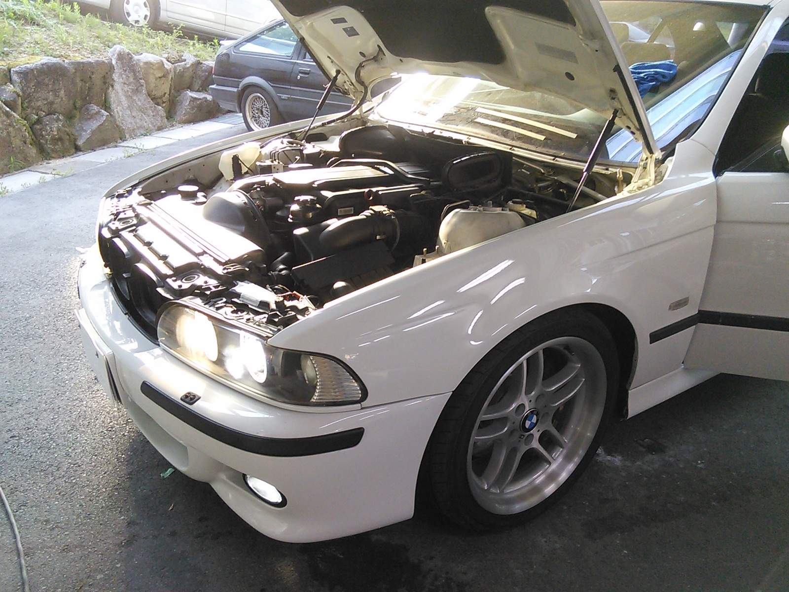 BMW　E３９　綺麗な車をより綺麗に　細かい部分を塗装　　豊田市　　板金塗装