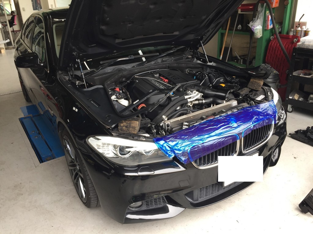 BMW F11 5シリーズ　エアコン　水漏れ　修理