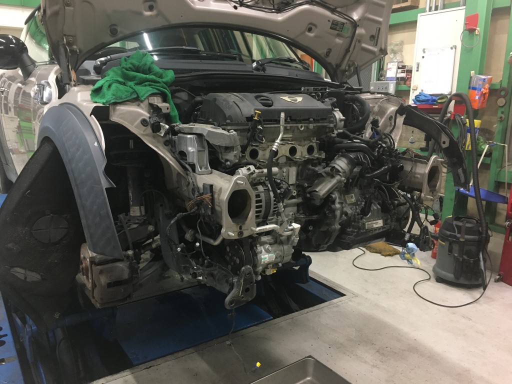 BMW MINI オイル漏れ修理